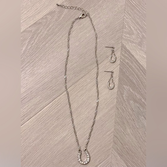 Women’s Horseshoe Necklace Set with Earrings - Picture 1 of 5